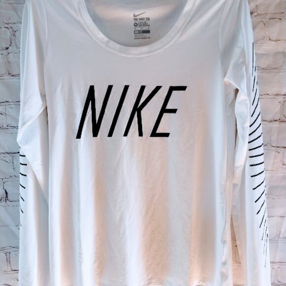 Nike Tee Dri Fit Long Sleeve White Black Women's size  Medium - Picture 3 of 7